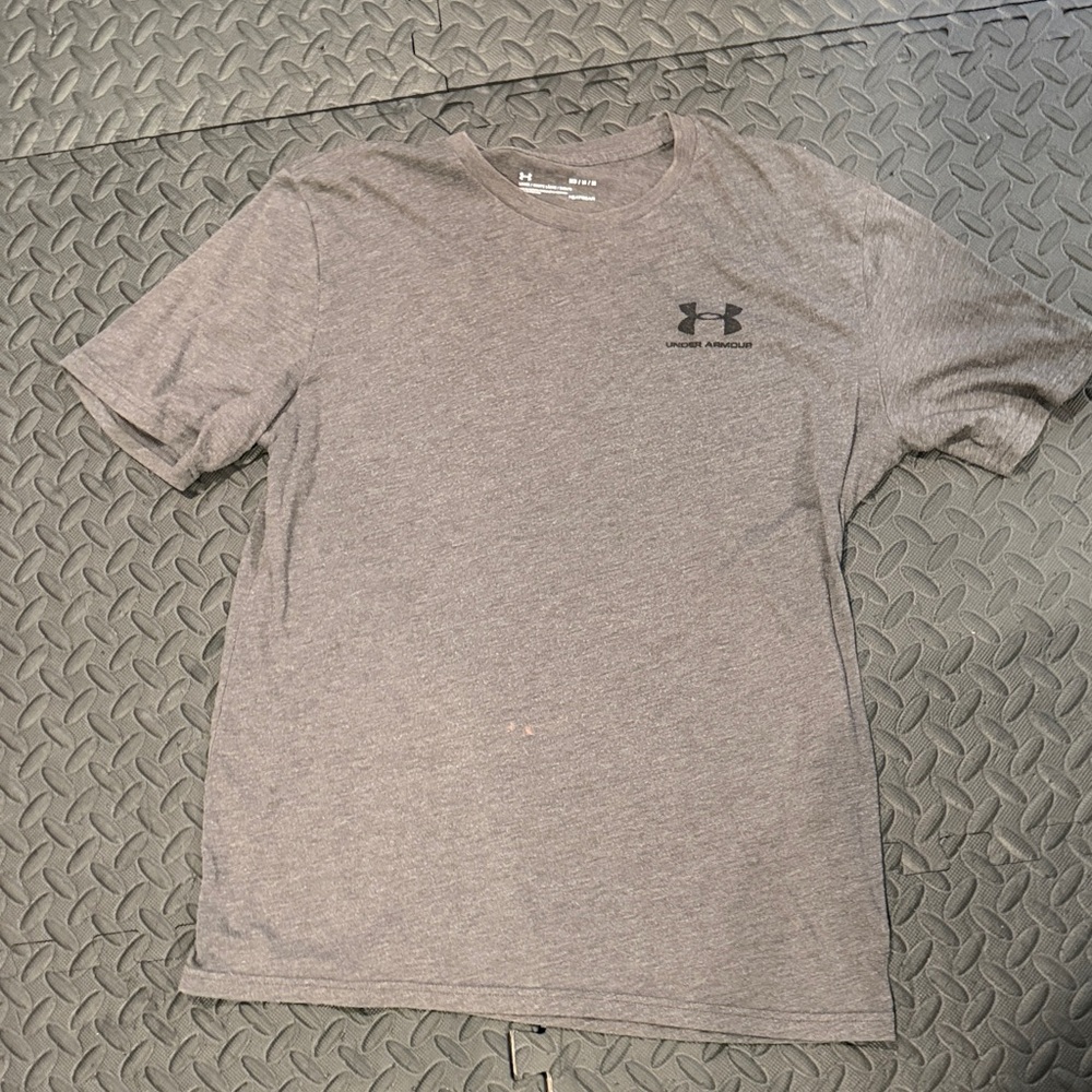 Under Armour Men's Heather Gray Tee